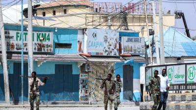 Islamists kill 12 in Somali hotel attack