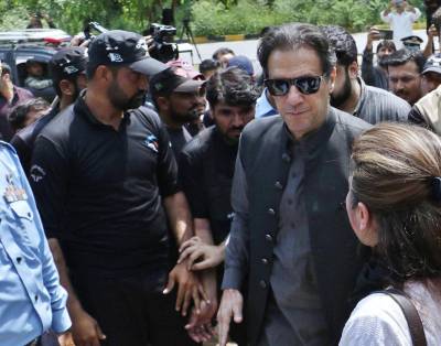 Don’t push me to the wall, Imran warns govt