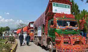 Tajikistan hands over 80 trucks of relief goods to Pakistan for floods victims