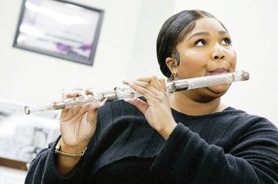 Lizzo makes history playing 200-year-old crystal flute