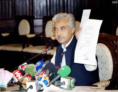 Senior minister defends action against Aleem Khan’s society